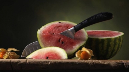 Man got arrested for cutting a watermelon with butcher’s knife