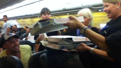 Pilot ordered pizza for his hungry passengers after the flight was delayed