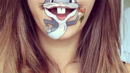 Artist created amazing arts on her CHIN to give tribute to Robin Williams