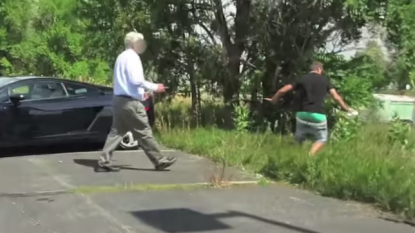 Old man attacked on the prankster with stun gun for prank