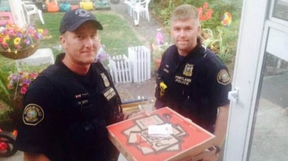 Delivery boy met with accident – police officers delivered the pizza on time