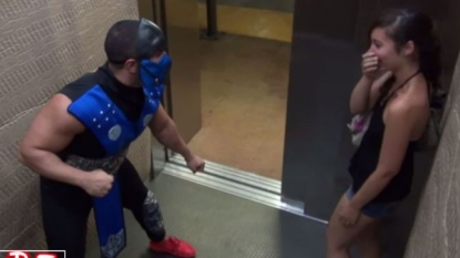 Prank – man dressed up as Mortal Kombat character to terrify people in lift