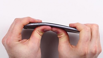 Yes, the brand new iPhone 6 plus does bends – apple admits