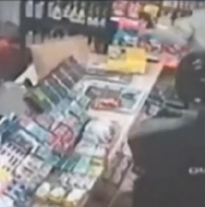 Woman thrown the burglar out of the shop