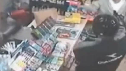 Woman thrown the burglar out of the shop