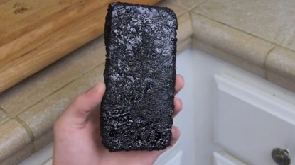 What will happen when you mix the Apple iPhone in boiling coca cola