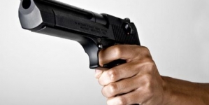 Woman tries to rob a bank using a TOY GUN