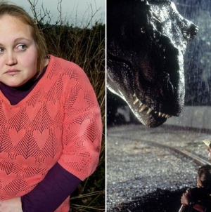 Woman has an amazing fear of dinosaurs that makes her unable to leave home at night