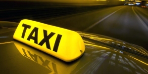 Robber fled after robbery in a taxi which he asked to wait outside