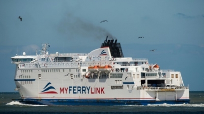 French protest blocks Calais port, disrupts Channel traffic