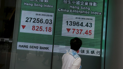 Chinese shares tumble over 7 percent on June 26