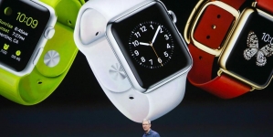 Apple Watch sales plummet in competitive market