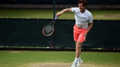 Ball boy collapses during Isner match amid scorching Wimbledon heat