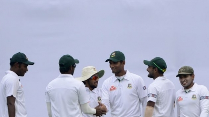 Bangladesh dismiss Proteas for 248 in first Test