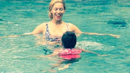 Beyonce teaches Blue Ivy how to swim