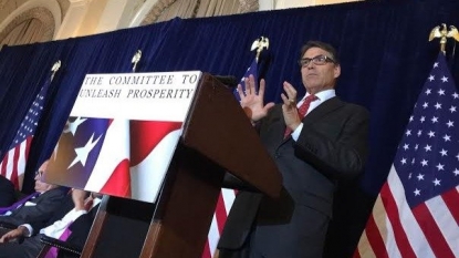 Perry challenges Trump to pull-up contest