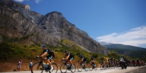 Chris Froome wins 2nd Tour de France