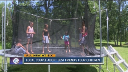 Couple Adopts Friend’s 4 Daughters After She Dies