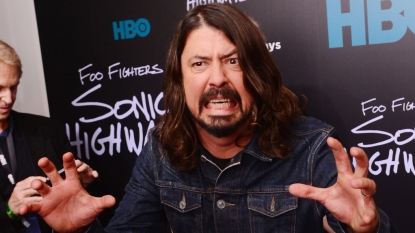 Dave Grohl Rehabbing His Broken Leg With Led Zeppelin Music