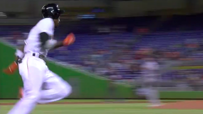 Giants’ Posey leaves game after taking foul ball off mask