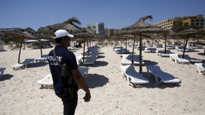 Foreign Office tells all British tourists to leave Tunisia