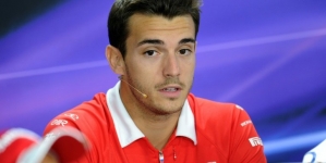 Funeral for F1 driver Bianchi in France as tributes mount