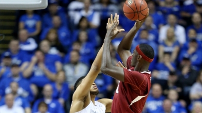 Towns, Russell debut as Wolves top Lakers in Summer League