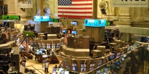 Glitch halts trading on New York Stock Exchange