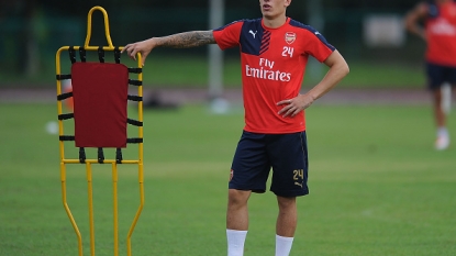 Hector Bellerin commits future to Arsenal