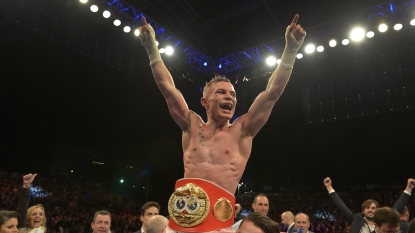 Carl Frampton retains IBF super-bantamweight title despite being knocked down