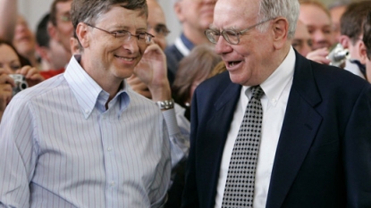 Buffett donates record $2.84 billion to Gates, family charities