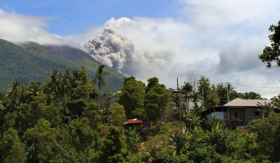 Indonesia airports remain closed after volcanic eruptions