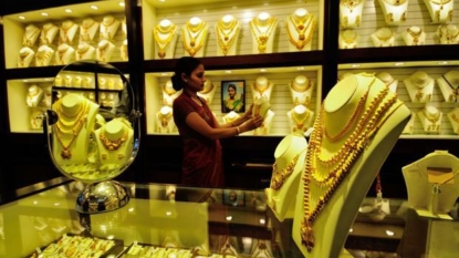 Gold Prices Fall to 5-Year Low