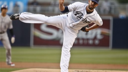 James Shields: James Shields escapes jams to pick up win