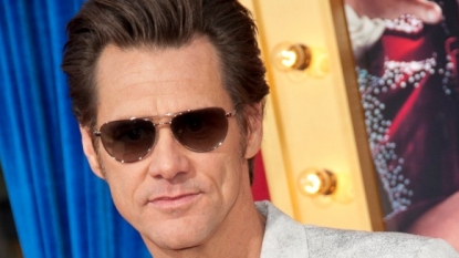 Jim Carrey apologises over vaccine rant