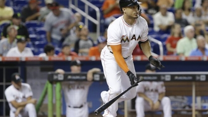 Marlins’ slugger Stanton out 4-6 weeks with broken hand