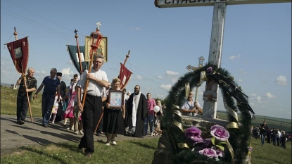 Memorials for MH17 as calls grow for justice