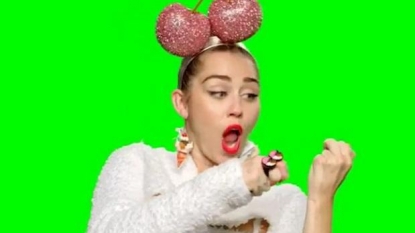 Miley Cyrus Gives Everyone the Middle Finger in New VMA Promo