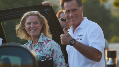 Mitt Romney hosting Christie family tonight