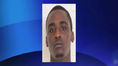 Police seek second man in cellphone death