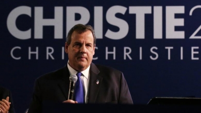 New Jersey Governor Chris Christie announces bid for president “to change the”