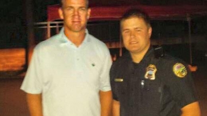 Peyton Manning visits site of Chattanooga shooting