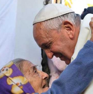 Pilgrims bitten by snakes at #Paraguay papal Mass