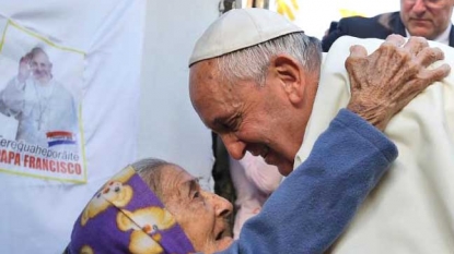 Pilgrims bitten by snakes at #Paraguay papal Mass