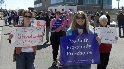 Planned Parenthood official says no profit from fetal organs