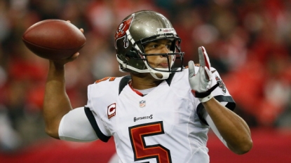 Quarterback Josh Freeman re-signs with Dolphins | The Daily Dolphin