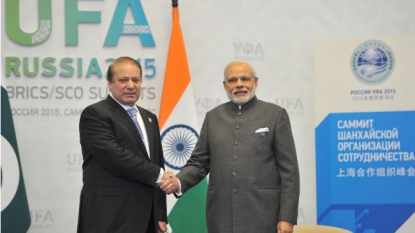 Rare meeting between Pakistan, Indian PMs in Russia