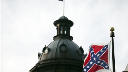 SC gov. signs bill to remove Confederate flag