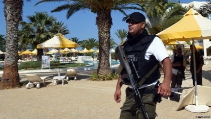 Tunisia: 12 people detained in probe into tourist attack that killed 38