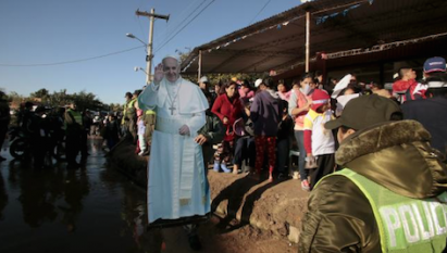 Serpents a curse of papal Mass site in Paraguay